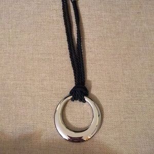 NWOT silver circle pendant necklace